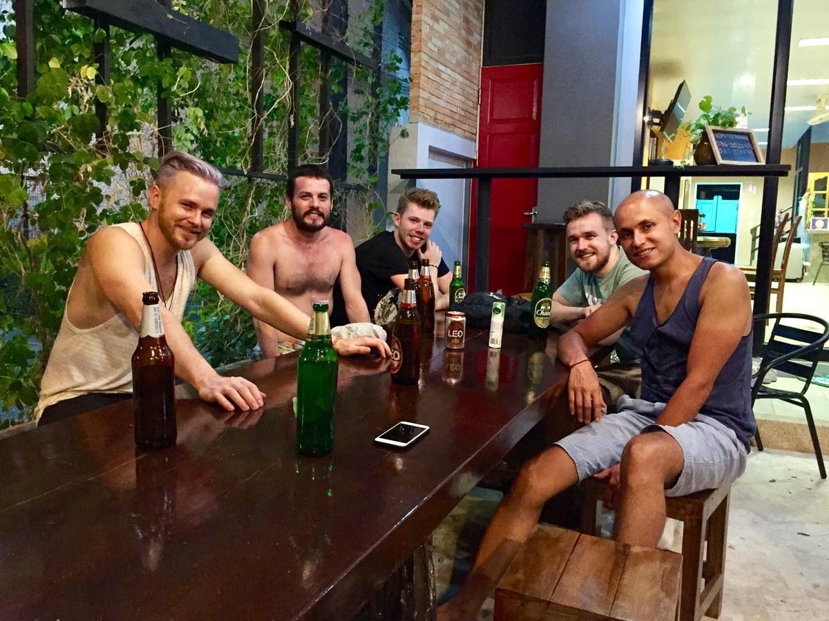 Nomad Hostel Krabi town Extérieur photo